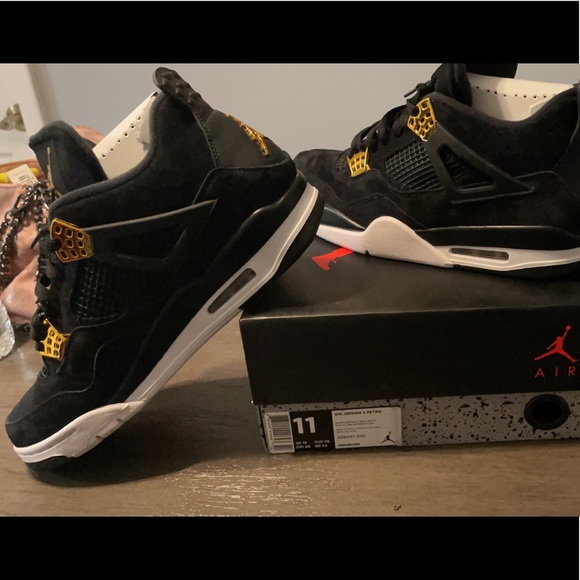 Jordan royalty 4s - Picture 2 of 3